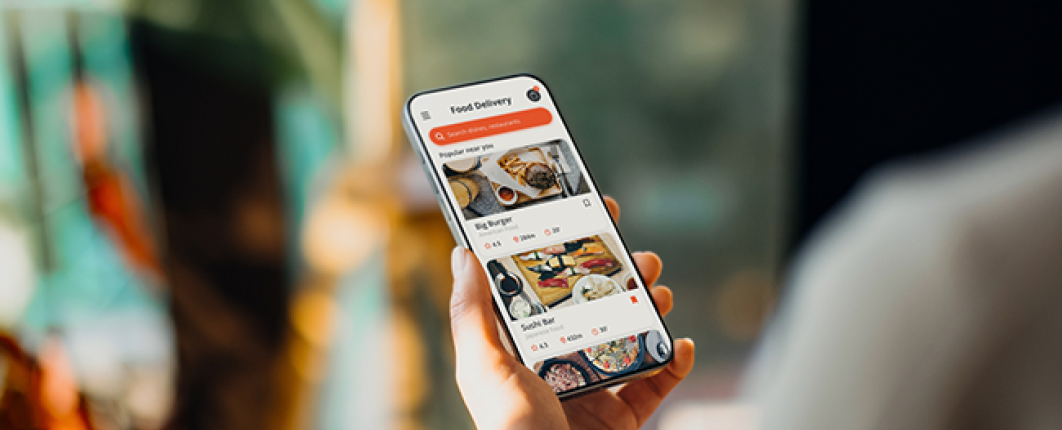 Visuel d'un site sur téléphone mobile pour la formation créer son site CM Alsace