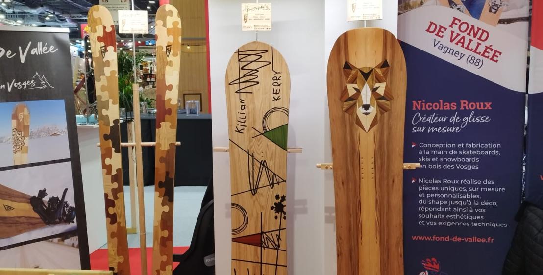Un stand de ski en bois au Salon du Made in France