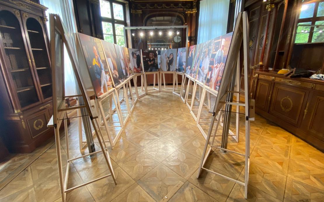 Photo de l'installation de l'exposition "Artisanes d'aujourd'hui et de demain"