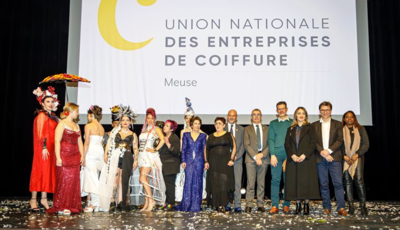 Photo de groupe lors Show Exceptionnel pour les Métiers de la Beauté à Bar-le-Duc