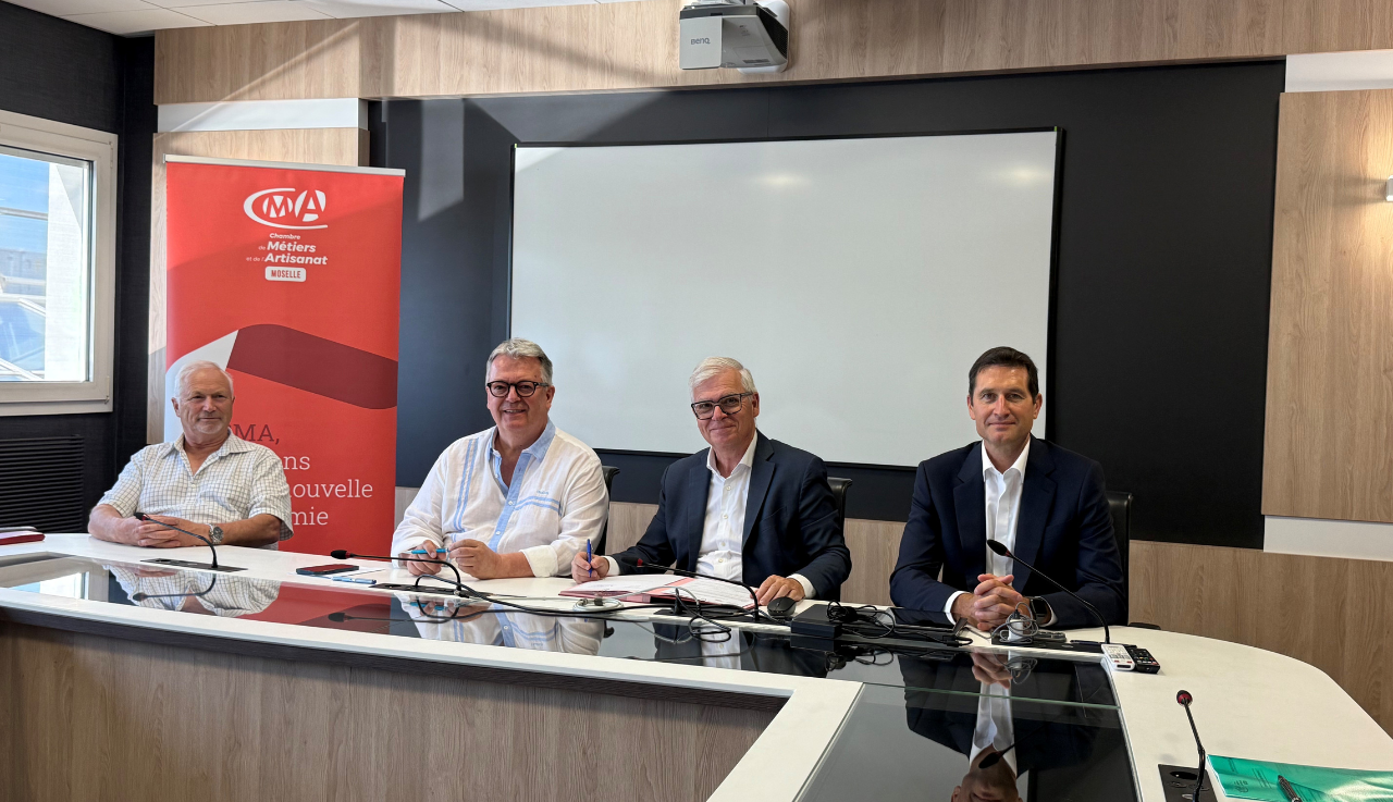 Signature de convention CMAXBPALC