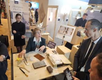 Le stand de la restauratrice de livres Morgane Pieters