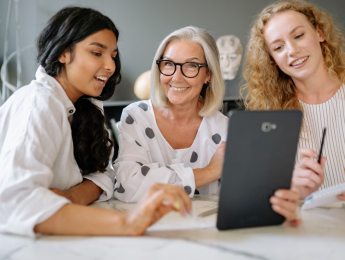 # Atelier de la CREA/REPRISE : OSEZ AU FEMININ