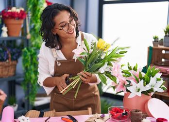Photo d'une élève en brevet professionnel de fleuriste