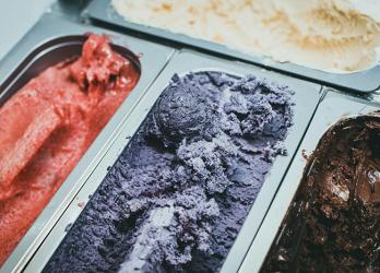 Photo de bacs de glace artisanale fait par un apprenti en CAP Glacier fabricant