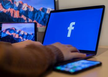 Ordinateur sur application Facebook