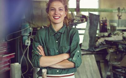 Photo d'une artisane chef d'entreprise pour illustrer la formation ADEA 