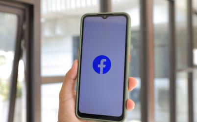 Application Facebook sur téléphone