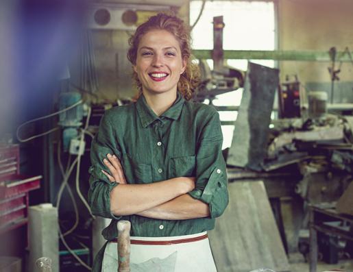 Photo d'une artisane chef d'entreprise pour illustrer la formation ADEA 