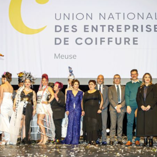 Photo de groupe lors Show Exceptionnel pour les Métiers de la Beauté à Bar-le-Duc