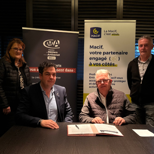 Signature de convention Macif
