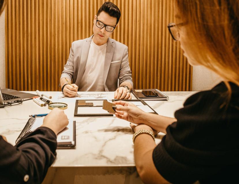 Photo d'un rendez-vous avec un conseiller en création et reprise d'entreprise