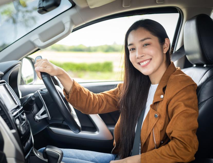 image d'un femme au volant