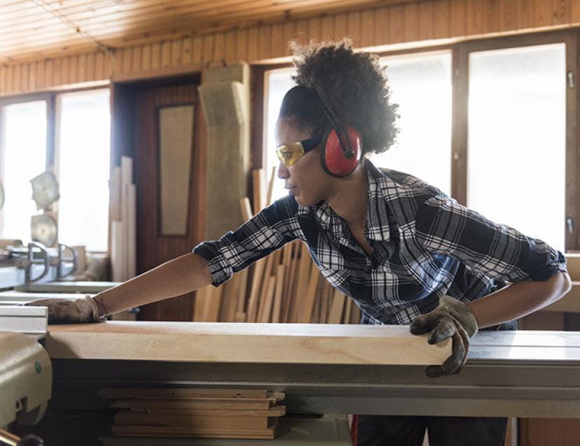 Photo illustrant le travail de menuisier