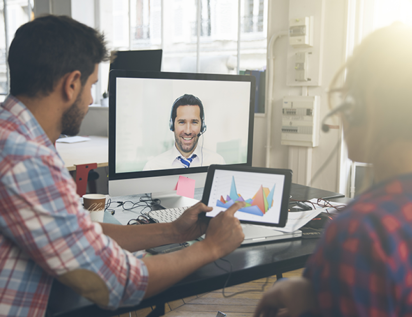 Photo d'un artisan en formation vente en E-learning