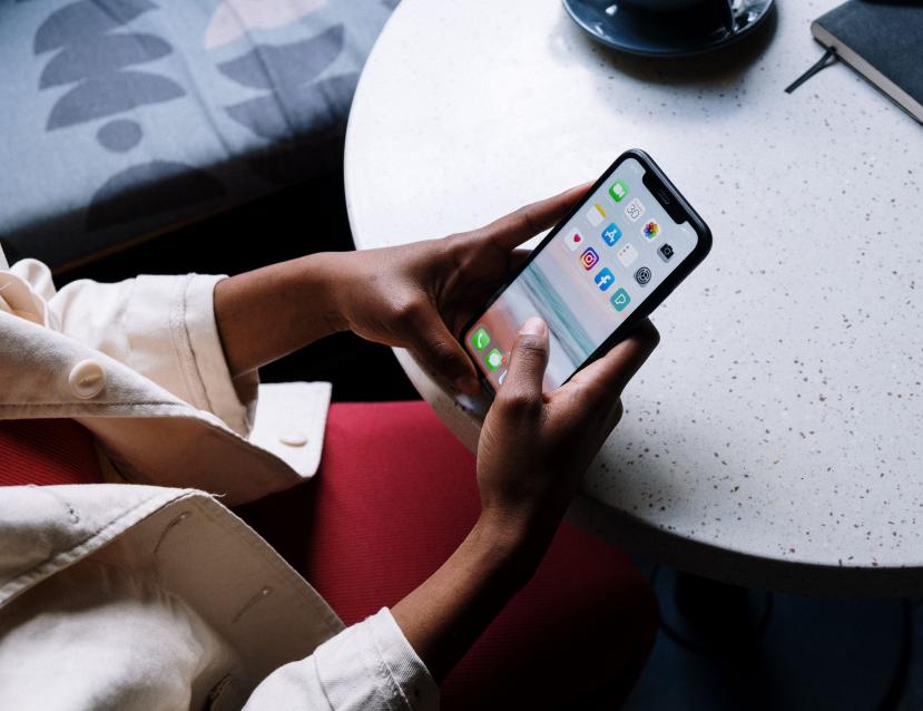 Réseaux sociaux sur téléphone