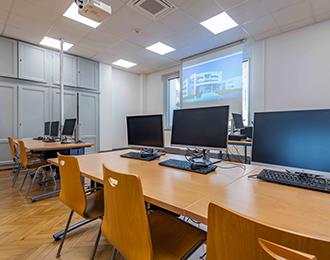 Photo d'une salle informatique disponible en location à la Chambre de Métiers d'Alsace à Mulhouse